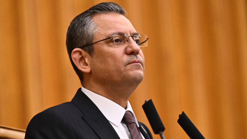 CHP lideri Özel, DİSK Genel Kurulu'nda yaptığı açıklamada, adaletsiz vergi