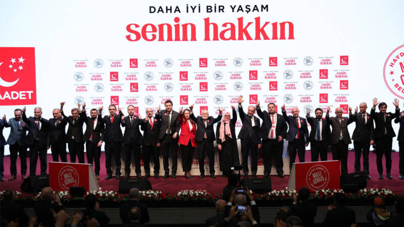 Saadet Partisi Genel Başkanı Temel Karamollaoğlu, Ankara'da düzenlenen toplantıda 339