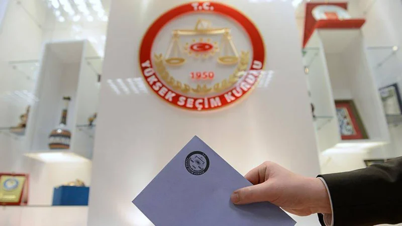 Siyasi partilerin aday listelerini sunmaları için süre sona erdi