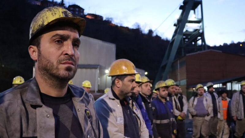 Zonguldak’ta 6 Şubat depremlerinin yıl dönümünde Demokrasi Platformu ile deprem