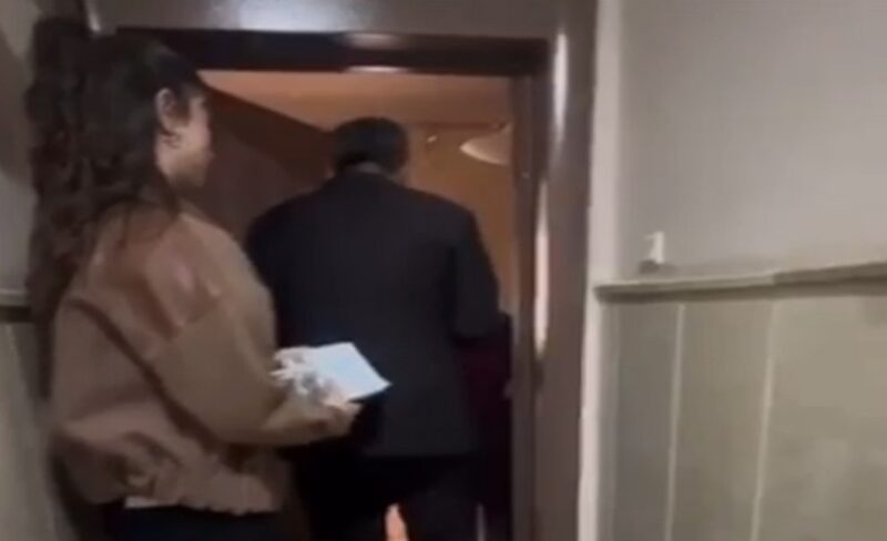 Çiğli'de 31 Mart yerel seçimleri öncesinde ilginç bir diyalog yaşandı.