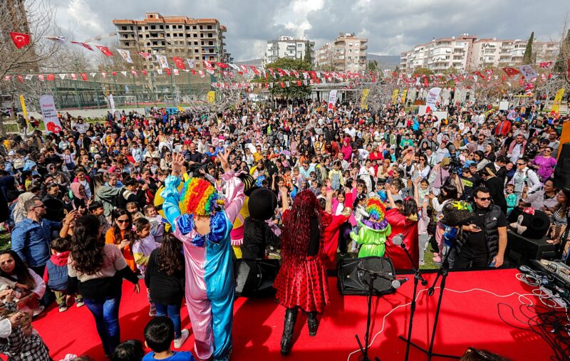 Bayraklı Belediyesi tarafından 100. Yıl Matematik ve Zeka Oyunları Parkı’nda