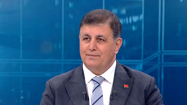 İzmir Büyükşehir Belediyesi'nin Konak'ta bulunan binası depreme dayanıksız olduğu gerekçesi