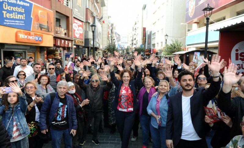 Cumhuriyet Halk Partisi Karşıyaka Belediye Başkan Adayı B. Yıldız Ünsal,