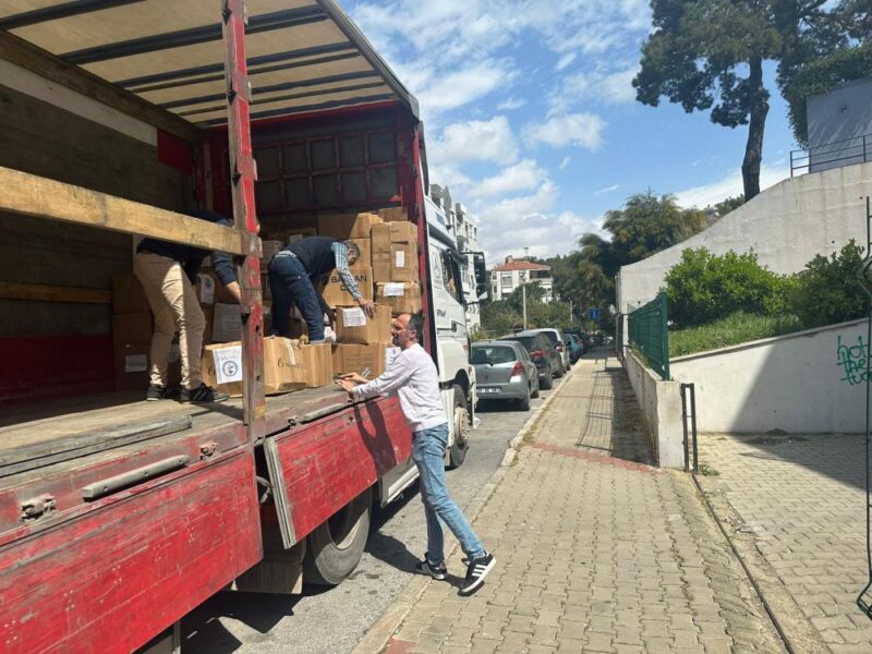 İzmir İl Milli Eğitim Müdürlüğü koordinesinde, 15 bin takım muhtelif