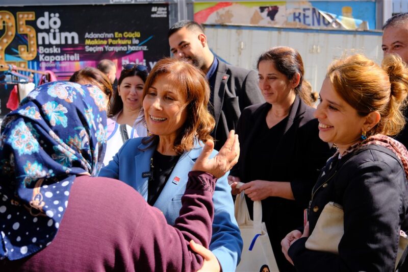 Partilerin kıyasıya bir yarış halinde kampanyalarını sürdürdüğü Seyhan İlçesinde Cumhuriyet