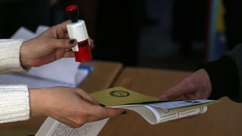 Yaklaşık 61 milyon seçmenin oy kullanmasının beklendiği 31 Mart yerel