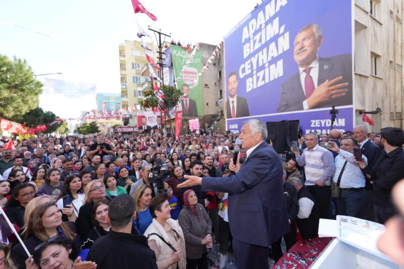 Yumurtalık, Ceyhan ve bazı köylerde vatandaşlarla buluşup, açılışlar gerçekleştiren Başkan