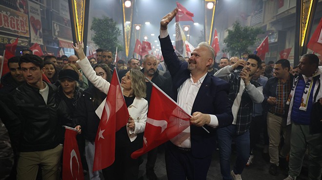 Menemen Belediye Başkanı Aydın Pehlivan, seçime günler kala ilçe merkezinde