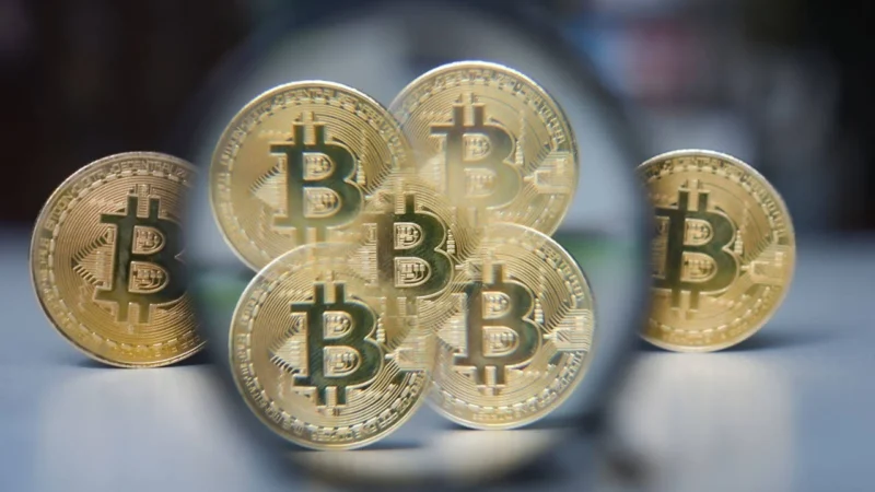 En büyük kripto para birimi Bitcoin, 73 bin 86 dolardan