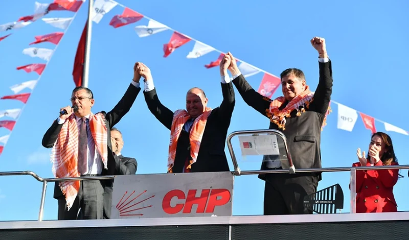 CHP Genel Başkanı Özür Özel ile CHP'nin İzmir Büyükşehir Belediye