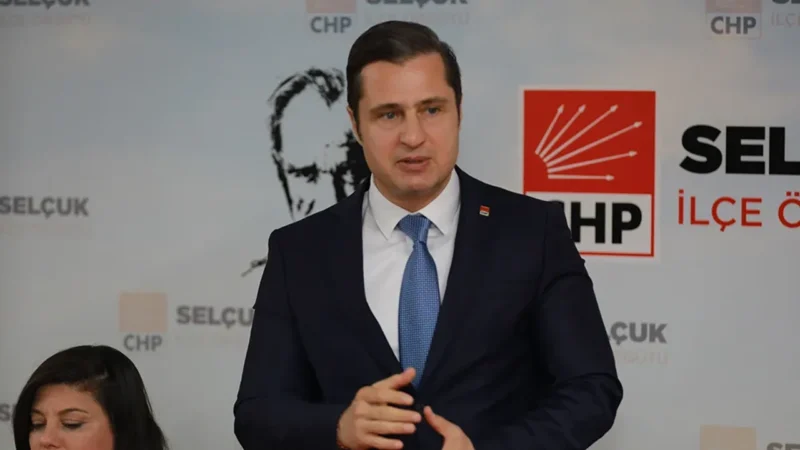Seçim çalışmaları kapsamında destek olmak için Efes Selçuk'a giden CHP'li