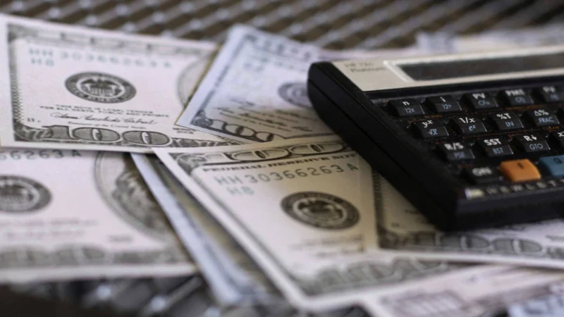 &Ouml;nceki işlem g&uuml;n&uuml;nde, 32.55910 seviyesini g&ouml;rerek tarihi rekorunu yineleyen dolar/TL,