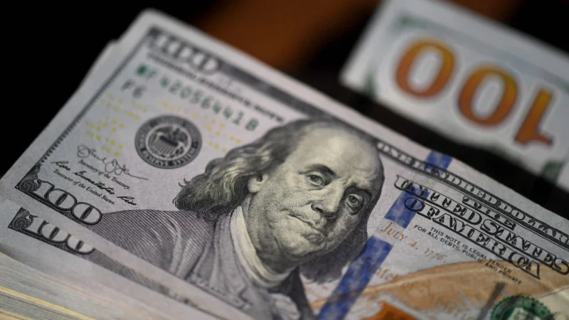 Dolar/TL, d&uuml;n alıcılı bir seyir izleyerek g&uuml;n&uuml; &ouml;nceki kapanışının y&uuml;zde