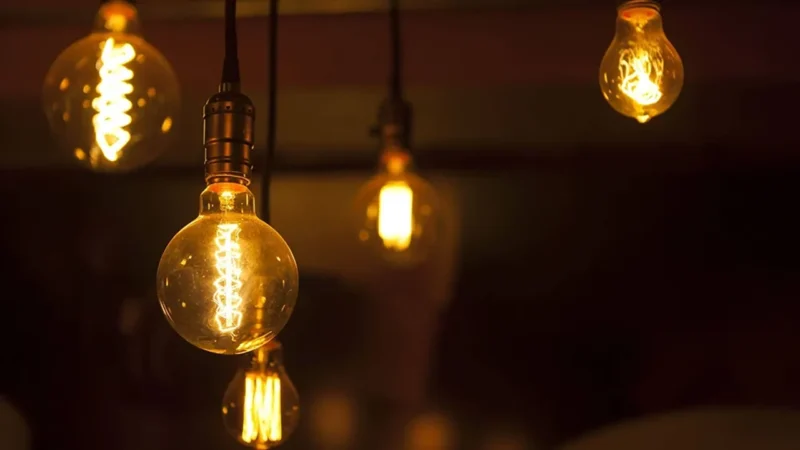 Gediz Elektrik, şebeke yenileme ve bakım çalışmalarına devam ediyor. Bu