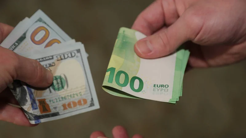 Merkez Bankası beklentiler dışında faiz artışına gitti. Döviz kurlarında, sürpriz