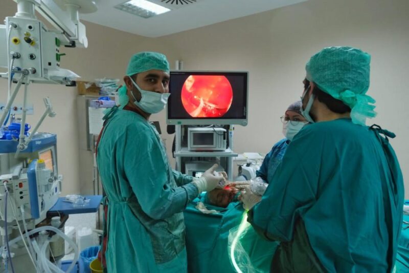 Gölbaşı Devlet Hastanesi'nde ilk defa gerçekleştirilen kapalı olan gözyaşı kanalı
