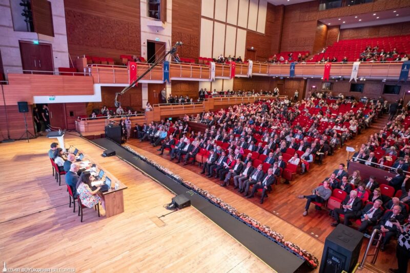 İzmir Büyükşehir Belediye Başkanı Tunç Soyer’in öncülüğünde geçtiğimiz yıl 15-21