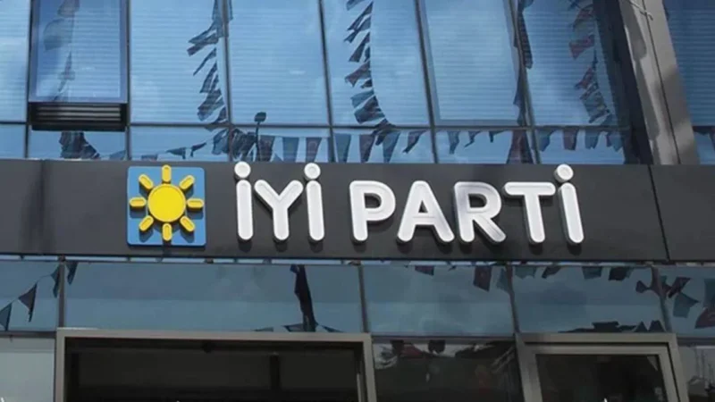 İYİ Parti’nin Antalya Muratpaşa Belediye başkan adayı Turgut Bucak, yaptığı