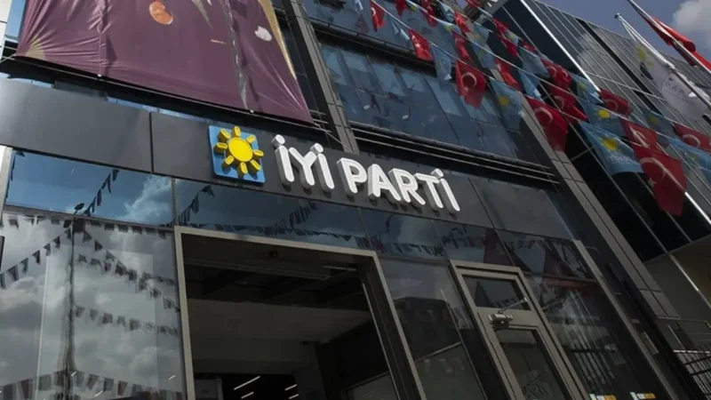 İYİ Parti Eyüpsultan İlçe Başkanı İlayda Keskin, partisinden istifa ettiğini