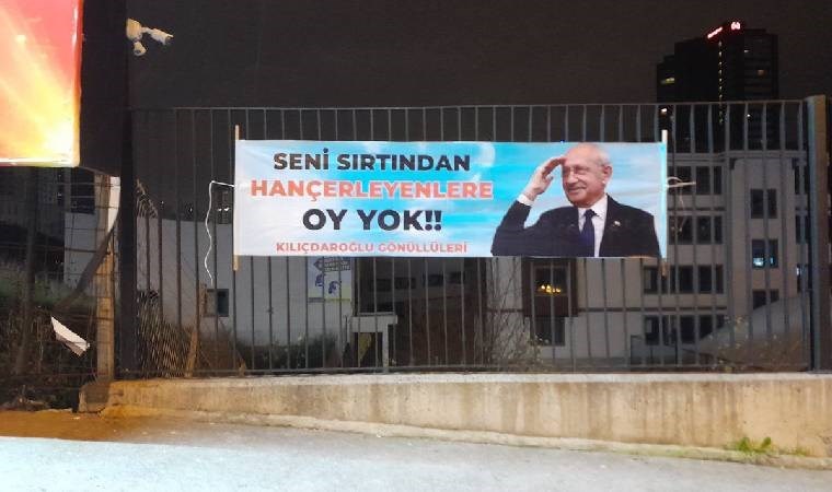 CHP’nin eski lideri Kemal Kılıçdaroğlu, ‘Kılıçdaroğlu Gönüllüleri’nin İstanbul’da astığı iddia