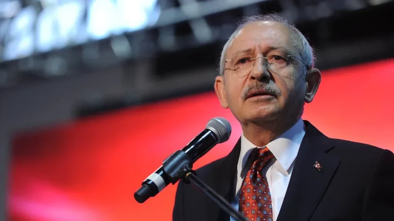 Türkiye yerel seçim heyecanı yaşarken önceki dönem CHP Genel Başkanı