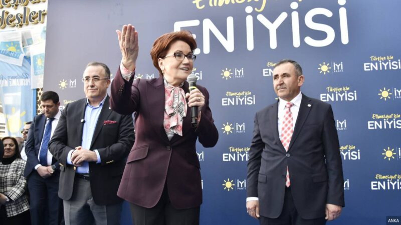 İYİ Parti Genel Başkanı Meral Akşener, partisinin Etimesgut’taki SKM açılışında