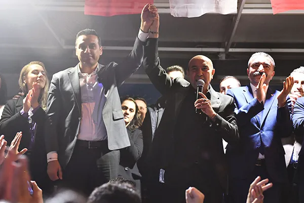 İzmir Büyükşehir Belediye Başkanı Soyer, CHP Çiğli adayı Yıldız’ın Şirintepe’deki
