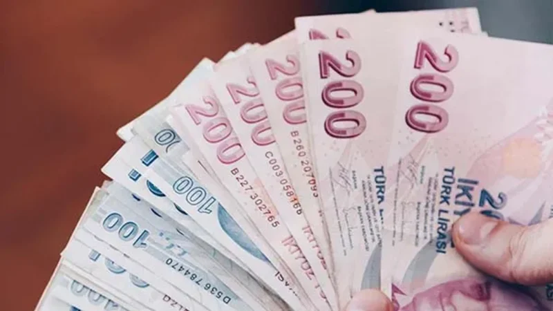 8. Yargı Paketi'nde emekli bayram ikramiyesinin 3 bin liraya çıkarılması
