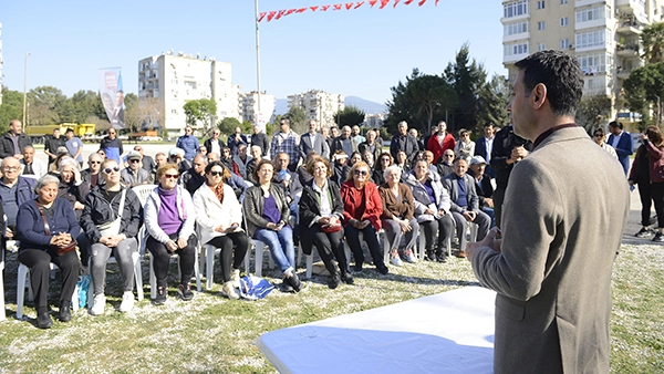 Cumhuriyet Halk Partisi (CHP) Bayraklı Belediye Başkan adayı İrfan Önal,