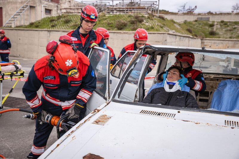 Türkiye’de arama kurtarma malzemeli özel donanımlı ambulans statüsündeki ilk ambulans