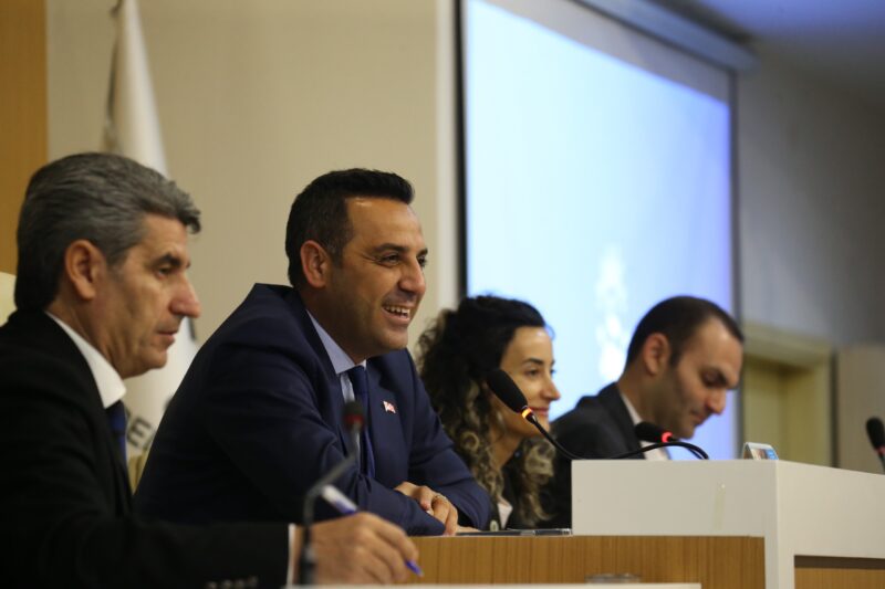 Çiğli Belediyesi’nin yeni dönem ilk meclis toplantısı; Belediye Başkanı Onur
