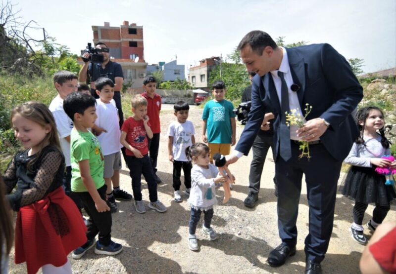 Bornova Belediye Başkanı Ömer Eşki, 23 Nisan haftasına Altındağ Merkez