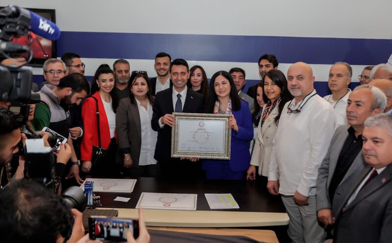 Yerel seçimlerde Cumhuriyet Halk Partisi’nden Bayraklı Belediye Başkanlığı’na seçilen İrfan