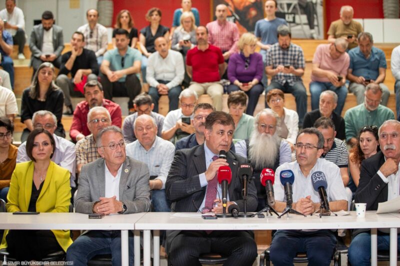 
Aliağa’ya söküm amaçlı İtalya’dan getirildiği iddia edilen savaş gemilerine yönelik