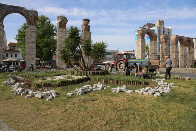 İLHAM VEREN KENT ZİYARETÇİLERİNİ BEKLİYOR
Turizm sezonu öncesinde çalışmalarına başlayan Efes