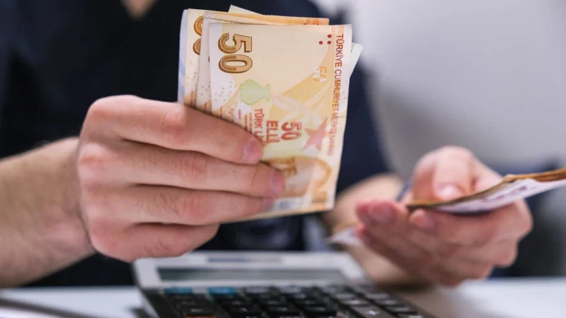 Emeklilerin 3 bin liraya çıkartılan bayram ikramiyesinin ödemeleri yarın (2
