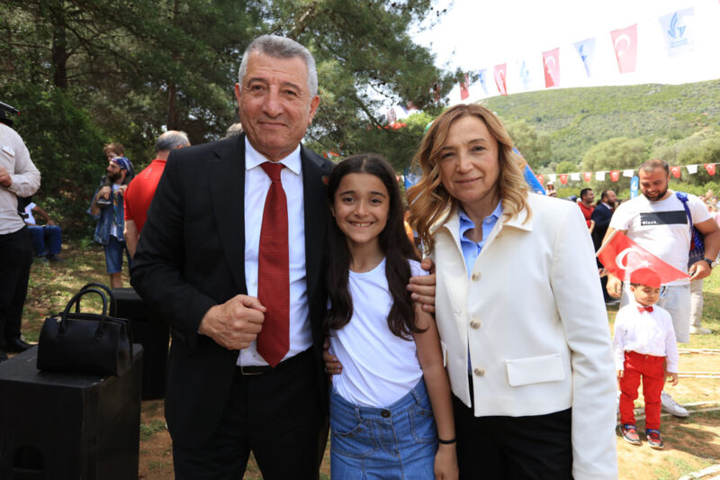 23 Nisan Ulusal Egemenlik ve Çocuk Bayramı ilk töreni Atatürk