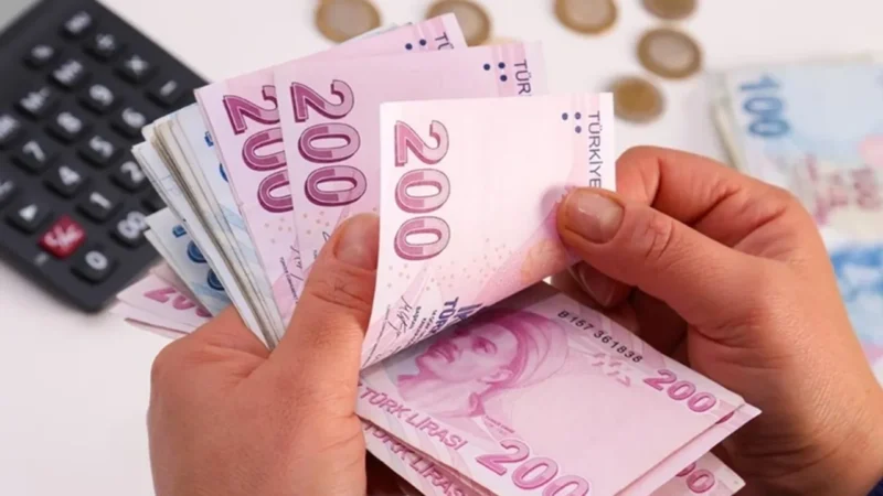 Hazine ve Maliye Bakanlığı, maaşlarını bayramdan önce almayı bekleyen milyonlarca