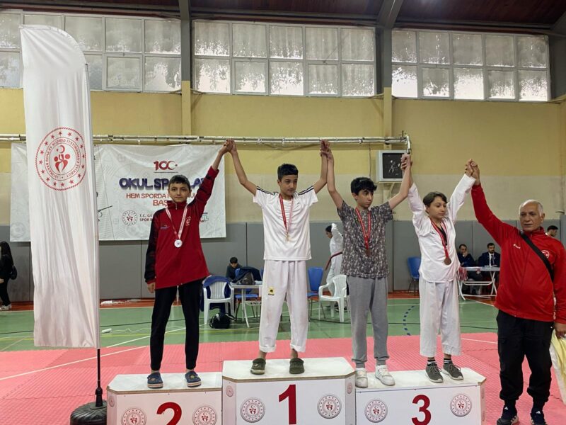 Spora ve sporcuya yaptığı yatırımla katıldığı müsabakalarda yüzlerce derece alarak