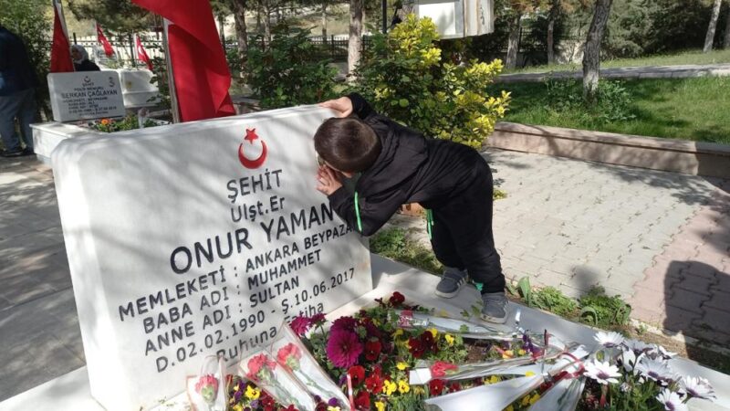 Oğullarının, ya da yakınlarının, torunlarının gelmesini beklediklerini ifade eden şehit