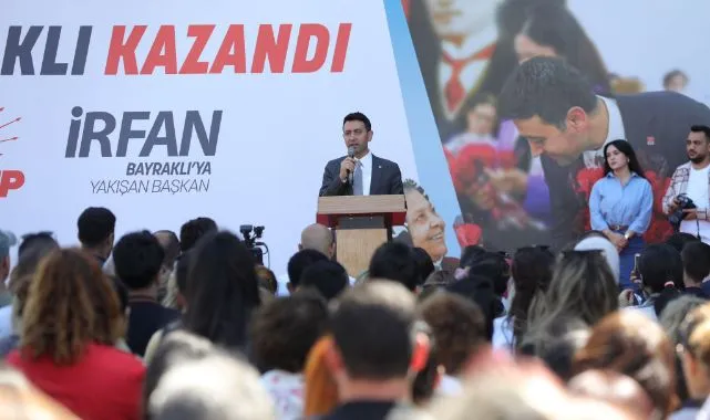 Bayraklı Belediye Başkanı İrfan Önal, Ramazan Bayramı dolayısıyla düzenlenen törende