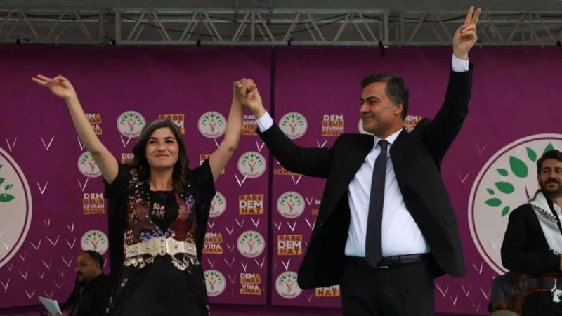 AKP’li rakibi Abdulahat Arvas’a büyük farkla geride bırakarak Van Büyükşehir