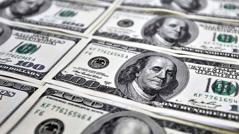İstanbul serbest piyasada dolar 32,5770 liradan, euro 34,9380 liradan güne
