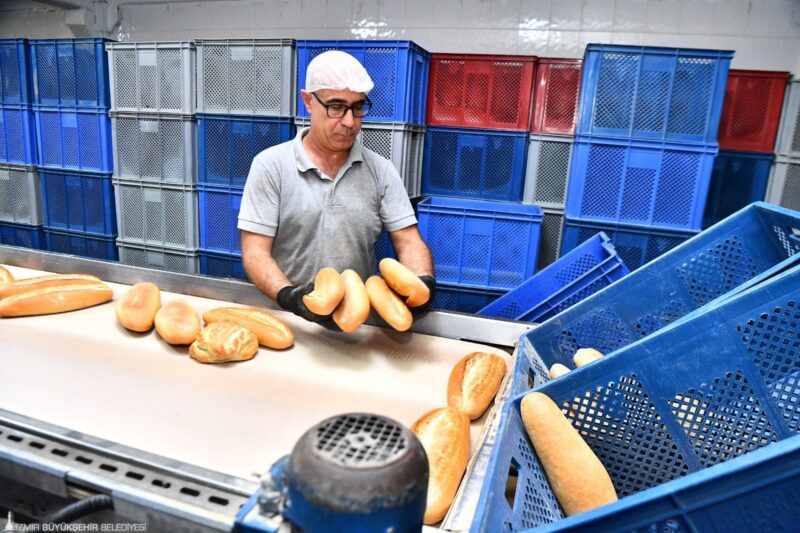 Seçim sürecinde verdiği ekmek zammı vaadi için harekete geçen İzmir