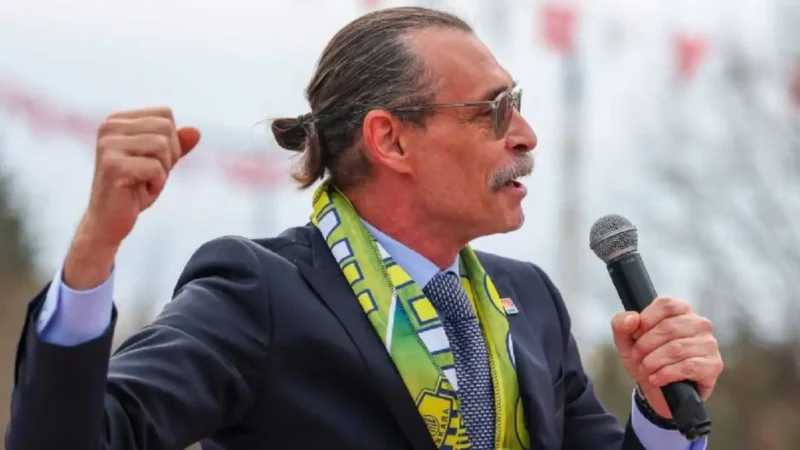 CHP'nin en popüler adaylarından biri olan oyuncu Erdal Beşikçioğlu, Etimesgut'ta
