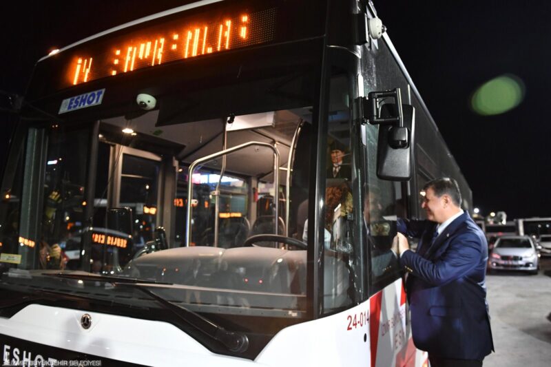 İzmir Büyükşehir Belediye Başkanı Dr. Cemil Tugay, Büyükşehir Belediyesi ve