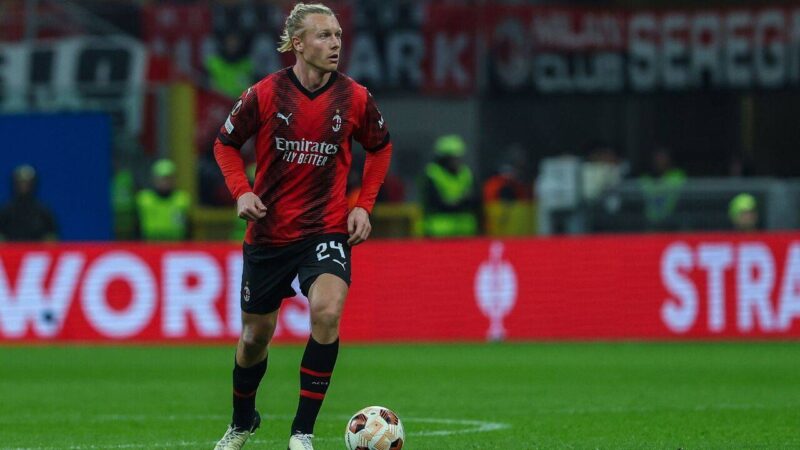 Fenerbahçe'nin takıma veda edecek Bonucci yerine eski oyuncusu Simon Kjaer