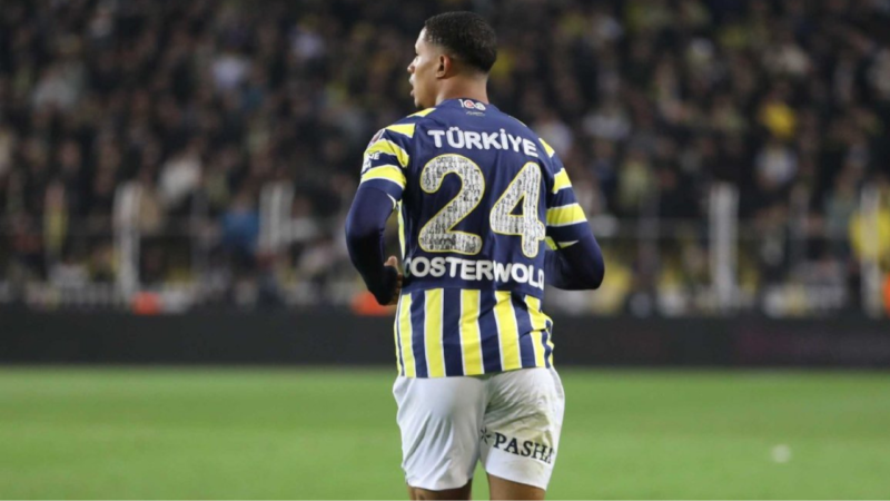 Fenerbahçe, Avrupa Konfrans Ligi müsabakasında sakatlanan Jayden Oosterwolde’nin menisküsünde yırtık