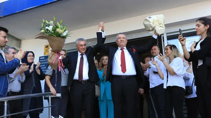 31 Mart Yerel seçimlerde Güzelbahçe Belediye Başkanı seçilen Mustafa Günay,